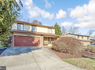 10408 Woodbury Woods Ct, Fairfax, VA 22032