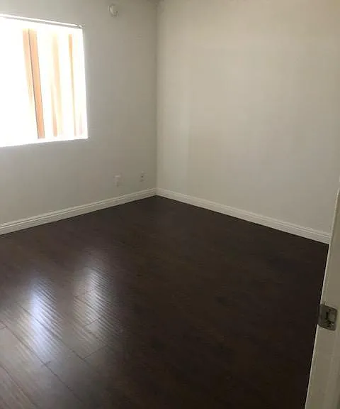 13719 Oxnard St. — Photo 13