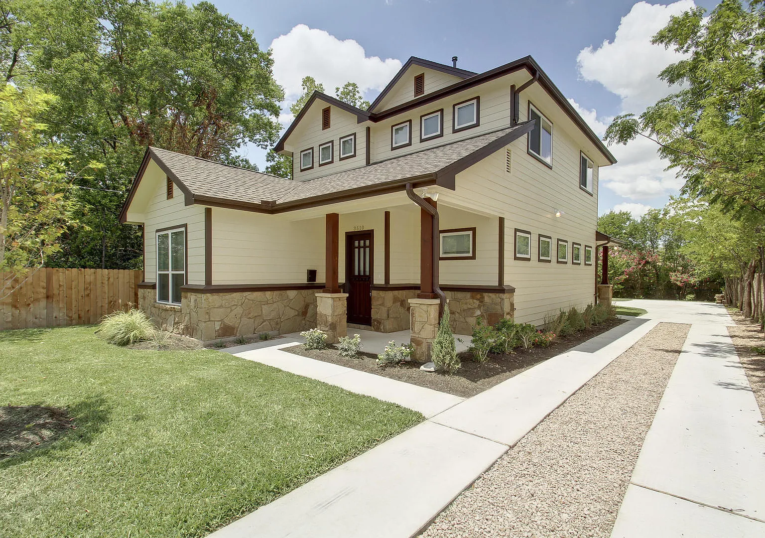 Ut Pre-Lease: Wood Floors, North Campus, Large Living Space, 2011 Construction, Custom High End K... — Photo 4