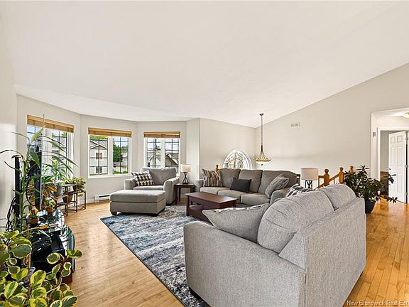5th image of 11 Marin St