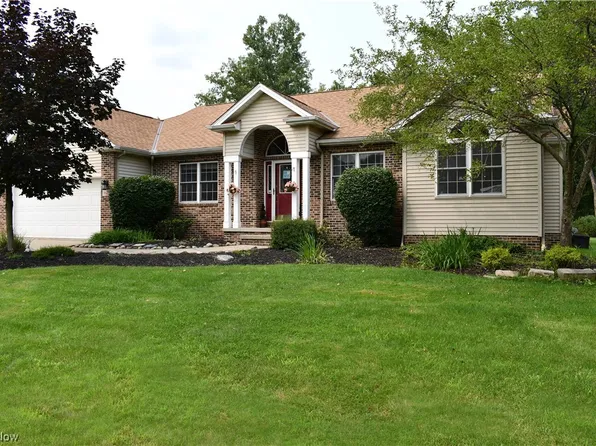 36250 Sandy Knoll Dr, Eastlake, OH 44095