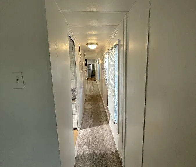 122 Court Dr — Photo 29