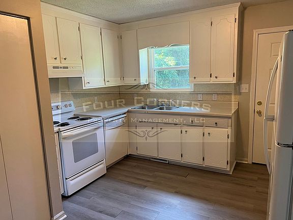 3rd image of 3700 Central Ave APT A
