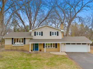 1129 Welcome Cir, Golden Valley, MN 55422