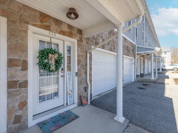 28 Armstrong Road APT C23, Coventry, CT 06238