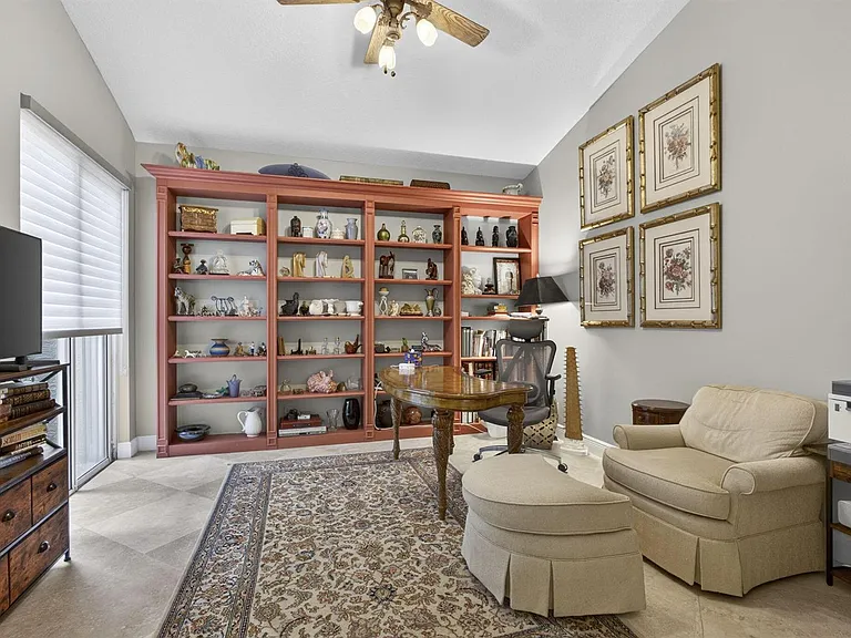10880 Northgreen Dr — Photo 29