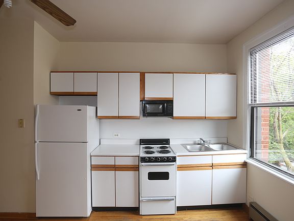 3rd image of 635 W Barry Ave APT 301