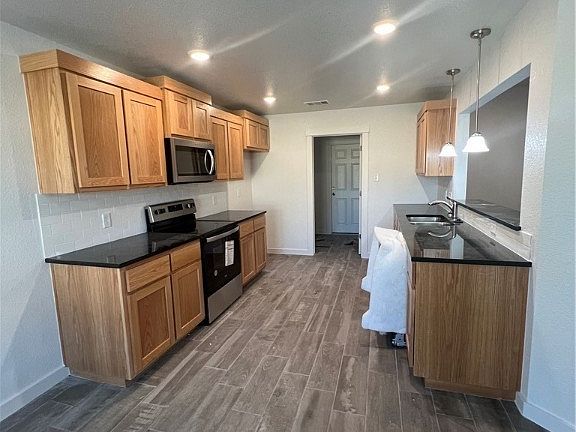 2nd image of 1514 Sideoats Ln