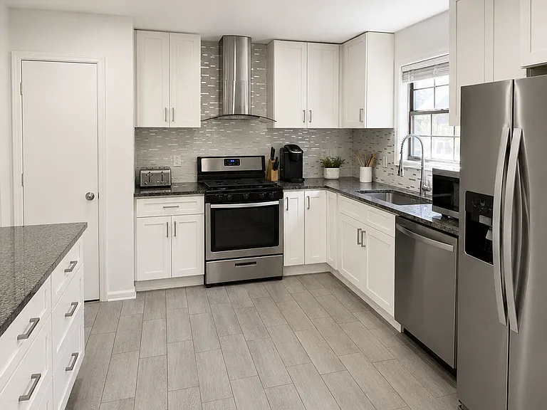 4794 Wyndam Dr — Photo 3
