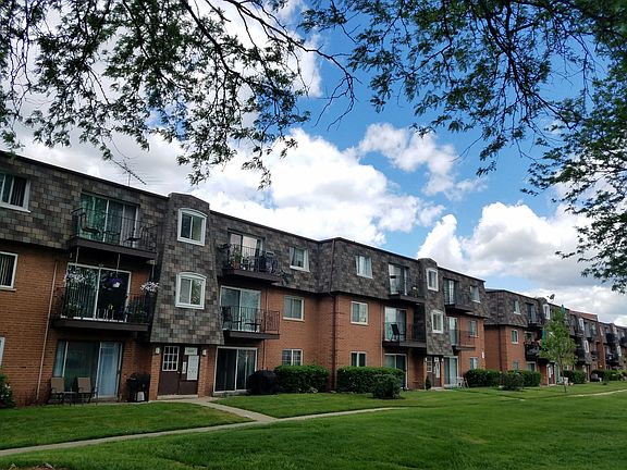 4th image of 9380 Bay Colony Dr APT 3S
