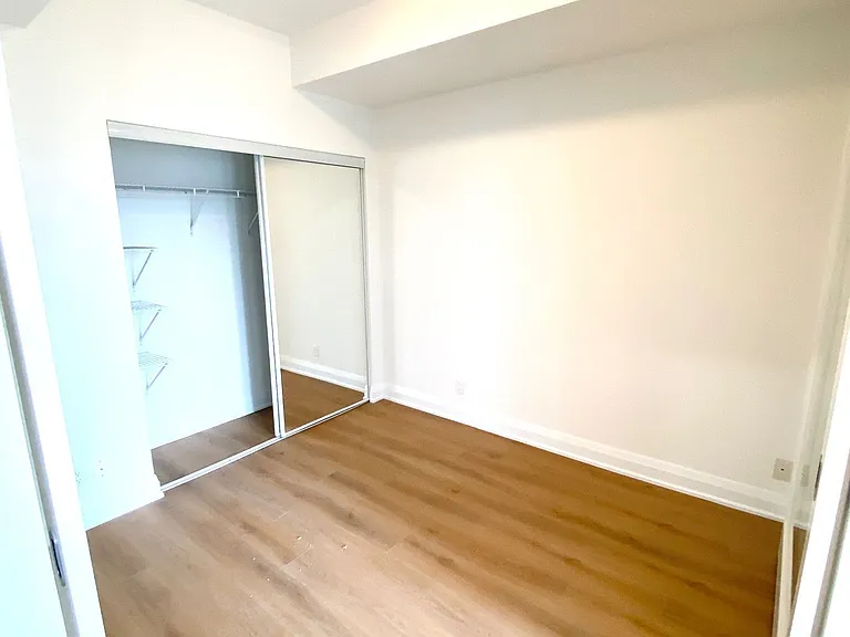 832 Bay St #2007 — Photo 29
