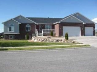 3252 W 1600 N, Clinton, UT 84015