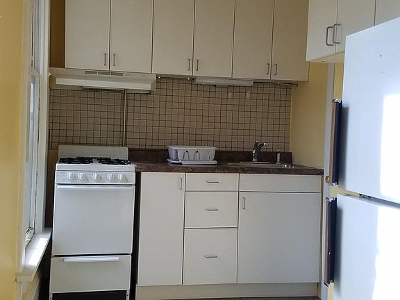 3rd image of 356 E 14th Ave APT 2