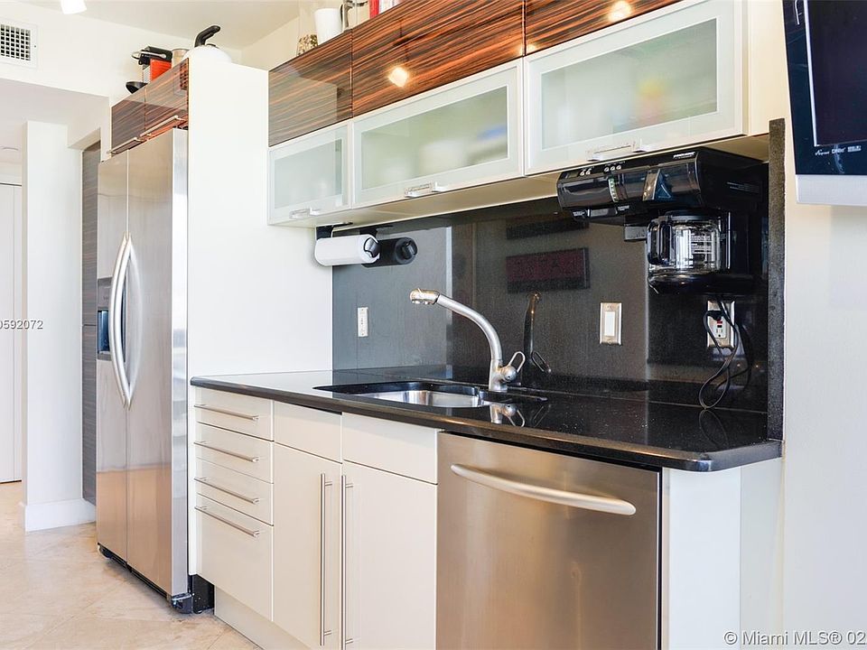 1st image of 1000 Island Blvd APT 2705