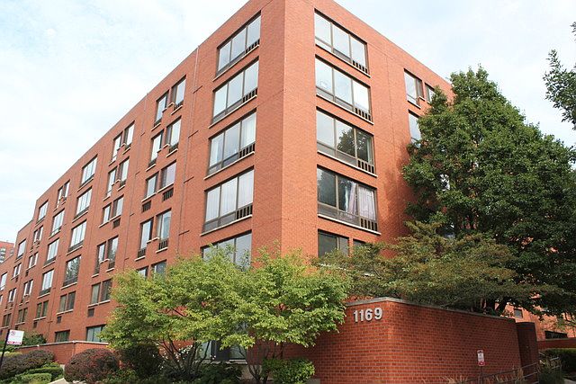 1st image of 1169 S Plymouth Ct APT 303
