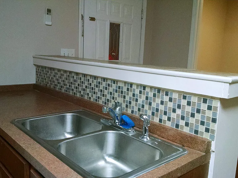 130 W 9th St #3 — Photo 6