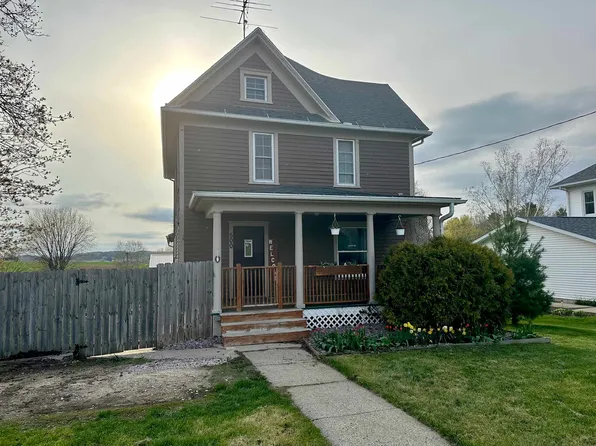 500 Mill St, La Valle, WI 53941