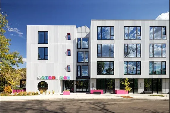 Building Photo 2