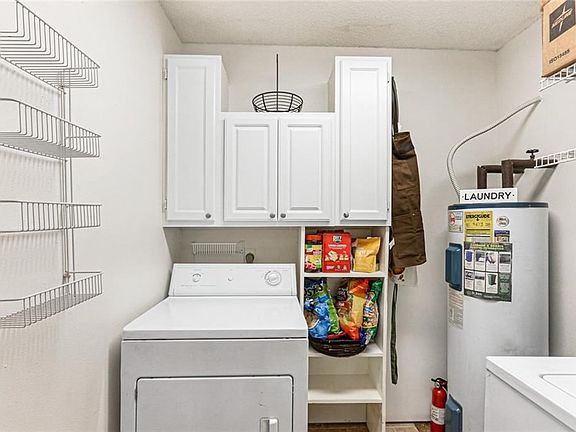 2nd image of 2141 Golfview Dr