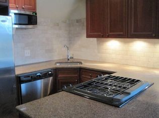 617 W Armitage Ave #3R, Chicago, IL 60614