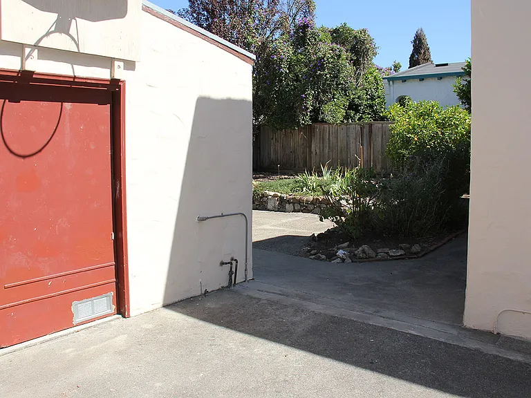 805 San Carlos Ave — Photo 45