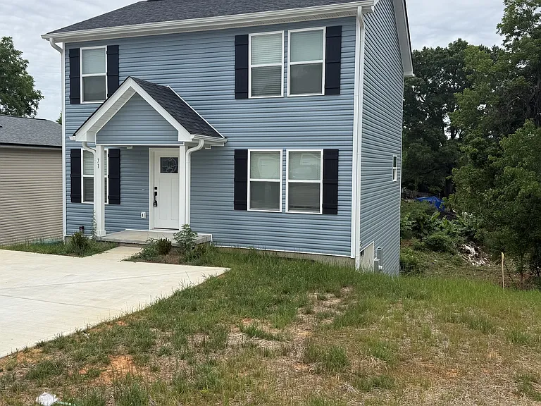 71 Woodsdale Pl SE — Photo 3