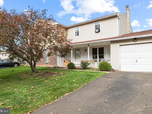 2835 N Ford Dr, Hatfield, PA 19440