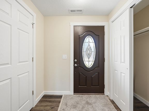 3rd image of 15115 Hedgebrook Dr