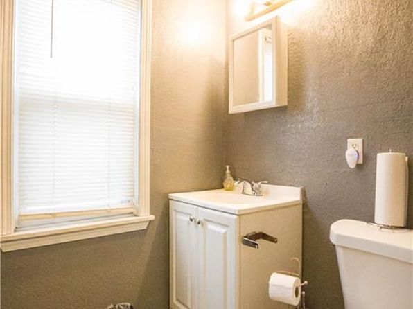 kansas-city-missouri-2074650432 picture