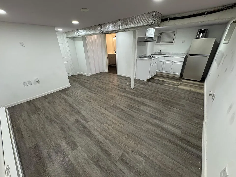 209 21st St #BASEMENT