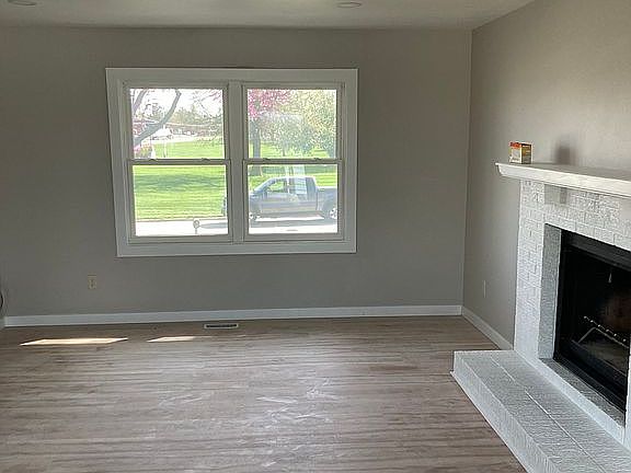 3rd image of 1119 Gordon Ave
