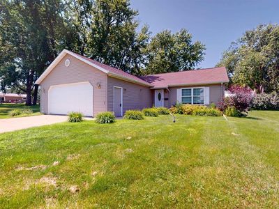 100 S Maple Rd, Cleghorn, IA, 51014