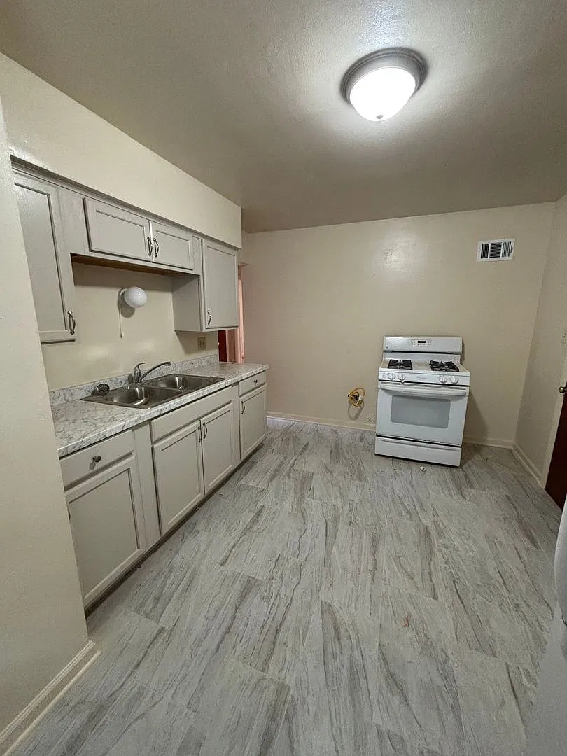 3606 N Sherman Blvd — Photo 4