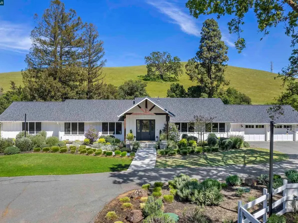 635 Pine Creek Rd, Walnut Creek, CA 94598