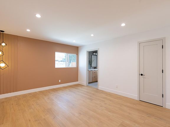3rd image of 5456 Sale Ave