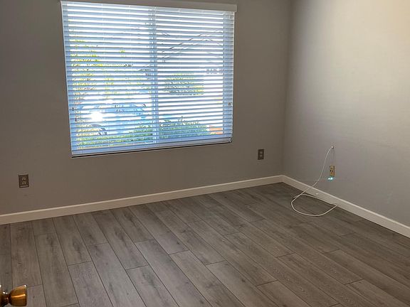 4th image of 1509 Temple Heights Dr