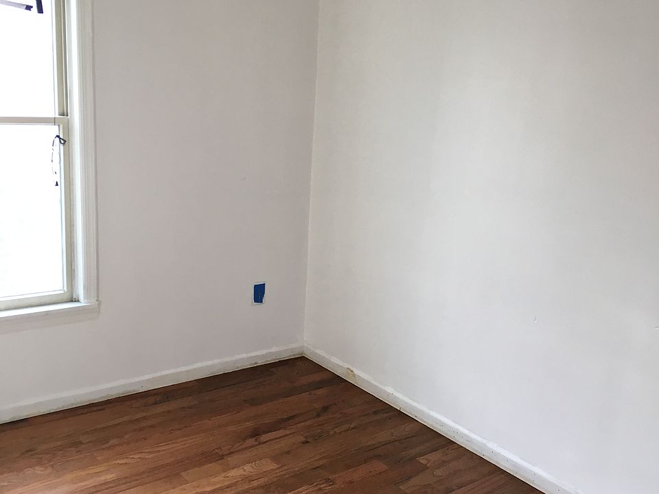 2nd image of 20 Hecker St