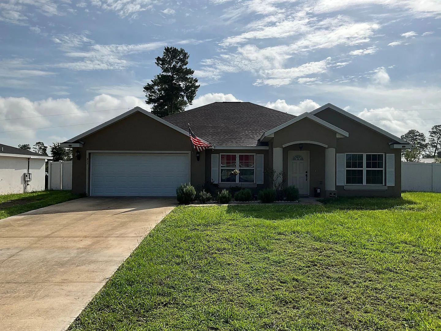 3 bed, 3.0 bath, 1740 sqft, $1,900 — Photo 2