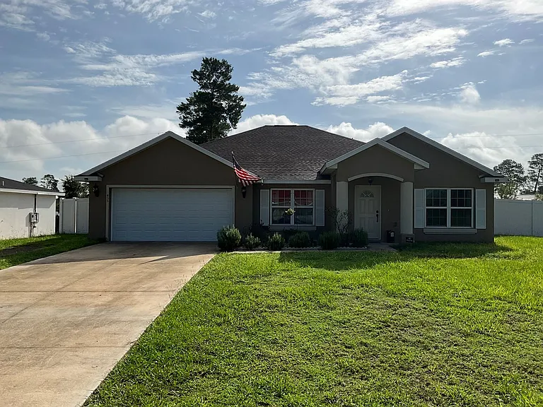 455 Marion Oaks Ln — Photo 2