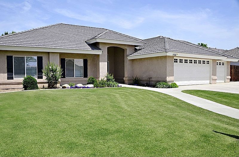 2nd image of 14800 Redwood Pass Dr
