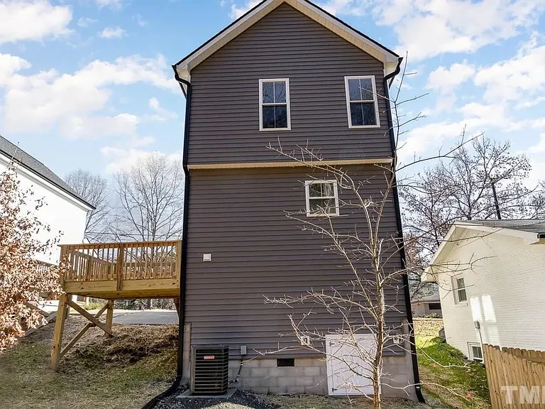 1420 Maplewood Dr #B — Photo 15