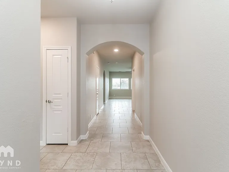 12325 Treeline Dr — Photo 6