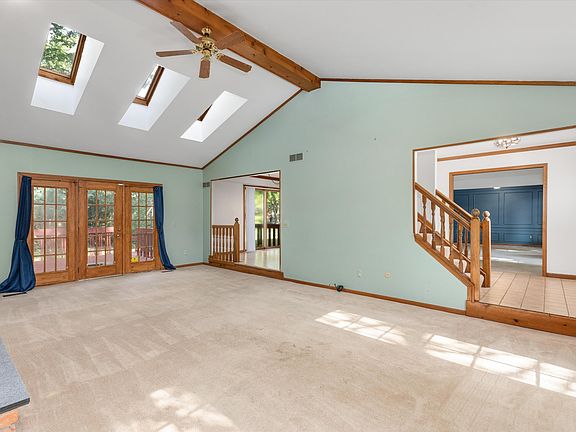 5th image of 37731 W Meadowhill Dr