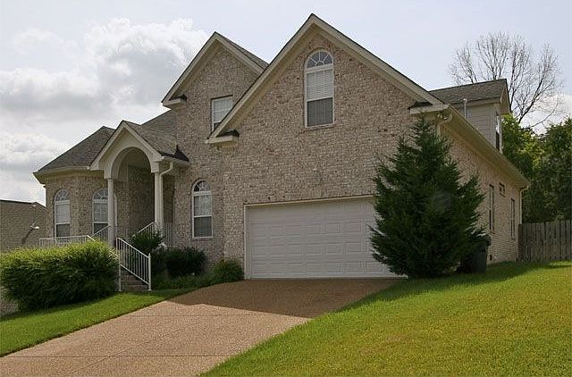 Great all brick home located on cul-de-sac