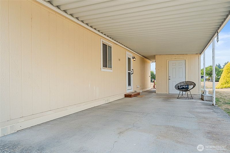 5th image of 836 Harman Way S #46