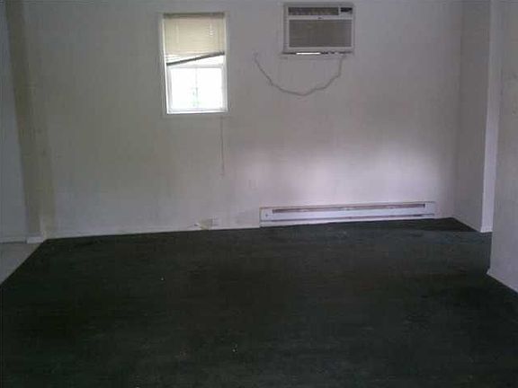 3rd image of 2205 E 32nd St