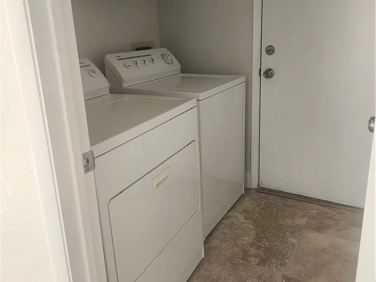 8428 Oyster Dr — Photo 14