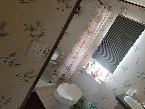 4th image of 4583 Martin Ln