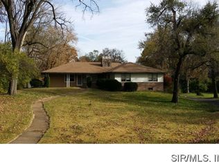 1 Debby Ln, Belleville, IL 62223