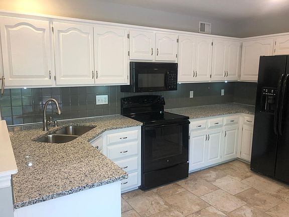 4th image of 15478 Robinson St